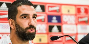 Arda Turan, söz verdiği 100 bin maskenin ilk kısmını dağıttı!