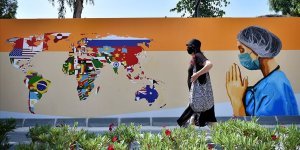 Mersin duvarlarında sağlık çalışanlarını yansıtan grafiti çalışması