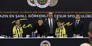 MESUT ÖZİL RESMEN FENERBAHÇE'DE..