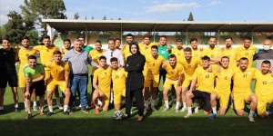 Profesyonel futbol liglerinin şampiyon kadın başkanı gururlu