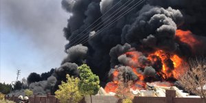 Gaziantep'te depoda çıkan yangına müdahale ediliyor