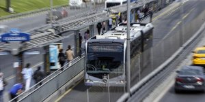 Salgın korkusu İstanbul'da toplu taşıma kullanımını yarı yarıya düşürdü