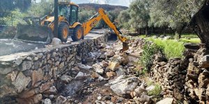 Bodrum'da sağanağın ardından temizlik çalışması yapılıyor