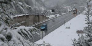 Bolu Dağı'nda kar etkili oluyor