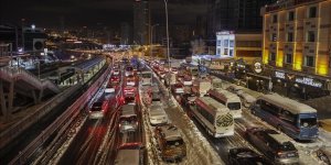 İstanbul'da özel araçlar saat 13.00'e kadar trafiğe çıkamayacak