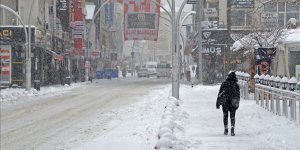 Karaman'da kar etkisini sürdürüyor