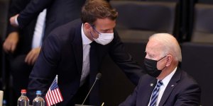 Biden ve Macron telefonda Ukrayna'yı görüştü