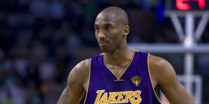 Kobe Bryant'ın ısınma tişörtü açık artırmada 277 bin dolara satıldı