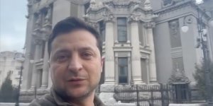 Zelenskiy, ülkesini terk etmediğini ve Rusya'ya karşı savaşacaklarını bildirdi