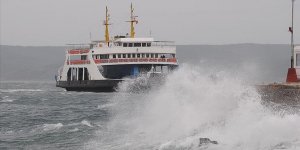 Gökçeada ve Bozcaada'ya yarın fırtına nedeniyle feribot seferi yapılamayacak