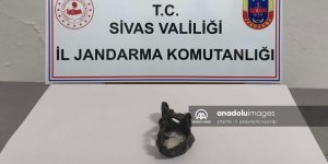 Şarkışla'da uyuşturucu ve sahte para operasyonu