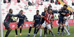 Medipol Başakşehir, deplasmanda Demir Grup Sivasspor'u 2-0 mağlup etti