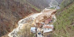 Trabzon'da heyelan sonucu 5 bina toprak altında kaldı