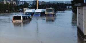 Ankara'nın Akyurt ilçesinde sağanak hayatı olumsuz etkiliyor