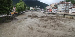 Kastamonu'da sağanak nedeniyle taşan çay su baskınlarına neden oldu