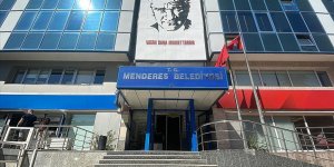 İzmir Menderes Belediyesi'ne yönelik yolsuzluk operasyonunda 27 şüpheli yakalandı