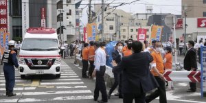 Eski Japonya Başbakanı Abe Şinzo silahlı saldırıda hayatını kaybetti