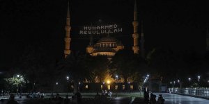 15 Temmuz'un 6. yıl dönümünde saat 00.13'te tüm camilerden sela okundu