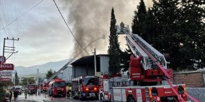 İzmir'deki fabrika yangını kontrol altına alındı