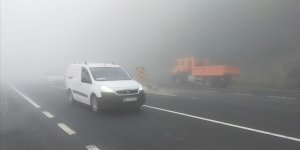 Bolu Dağı'nda sis ve sağanak görüş mesafesini düşürdü