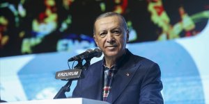 Erdoğan: Karadeniz'de keşfettiğimiz doğal gazı 2023'ün ilk çeyreğinde evlerimizde kullanacağız