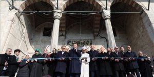 Cumhurbaşkanı Erdoğan, restorasyonu tamamlanan Yeni Camii'yi yeniden ibadete açtı