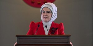 Emine Erdoğan'dan karne alan öğrencilere tebrik