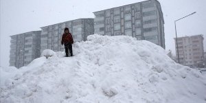 Bitlis'te kent merkezi ve 3 ilçede okullara 1 günlük kar tatili