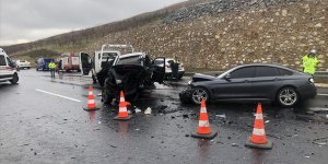 Bursa'da zincirleme trafik kazasında 4 kişi öldü, 6 kişi yaralandı