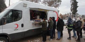 Türk Kızılay Adıyaman'da depremzedelere çorba ikram etti