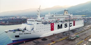 MSC Grubu'nun yardım gemisi İskenderun'a yanaştı