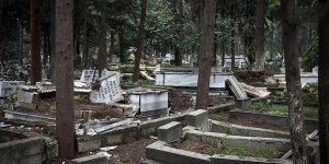 Hatay merkezli depremde Antakya Asri Mezarlığı da zarar gördü