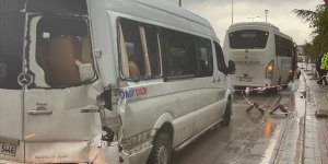 Kocaeli'de zincirleme trafik kazasında 6 işçi yaralandı