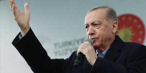 Erdoğan: Amacımız deprem bölgesinde 650 bin yeni konut ve köy evi yaparak şehirlerimizi normale döndürmek