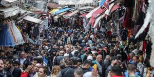 Eminönü'nde bayram alışverişi yoğunluğu yaşanıyor