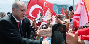 Cumhurbaşkanı Erdoğan, KKTC Cumhurbaşkanı Tatar tarafından resmi törenle karşılandı