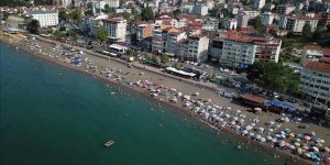 Düzce'de olumsuz hava koşulları nedeniyle denize girmek yasaklandı