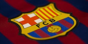 UEFA, soruşturma yürüttüğü Barcelona'nın Şampiyonlar Ligi'ne katılmasına geçici izin verdi