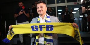 Cengiz Ünder Fenerbahçe için İstanbul'a geldi