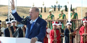 Erdoğan: Ecdadın zaferlerini şeref madalyası olarak göğsümüzde iftiharla taşıyoruz