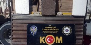 Adana'da kaçakçılık operasyonunda yakalanan 2 zanlı tutuklandı