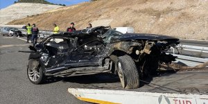 İstanbul-İzmir Otoyolu'ndaki zincirleme kazada 2 kişi öldü, 7 kişi yaralandı