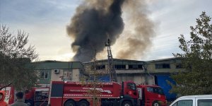 Gaziantep'te geri dönüşüm fabrikasında çıkan yangın söndürüldü