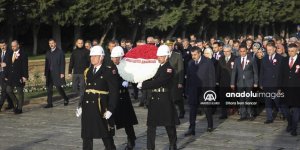 Bakan Tekin ve öğretmenler Anıtkabir'i ziyaret etti