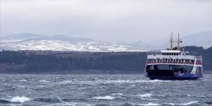 Bozcaada ve Gökçeada feribot seferlerine fırtına engeli