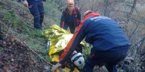 İzmir'de ormanda mahsur kalan kadın helikopterle kurtarıldı