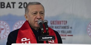 Erdoğan: Deprem şehirlerimizi ayağa kaldırana kadar durup dinlenmeyeceğiz