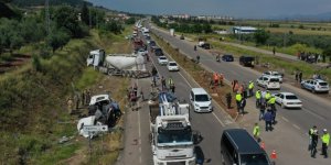 Gaziantep'te minibüsle beton mikseri çarpıştı: 8 ölü, 11 yaralı