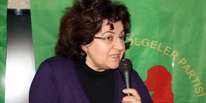 Emine Ayna'ya "terör örgütü üyeliği" suçundan bir dava daha