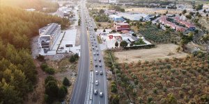 Yollarda bayram tatili dönüşü hareketliliği yaşanıyor